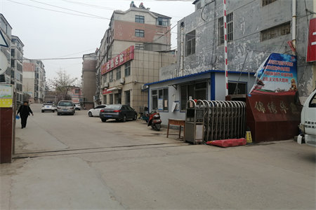 奥韵花园套三118平带车库4楼92万